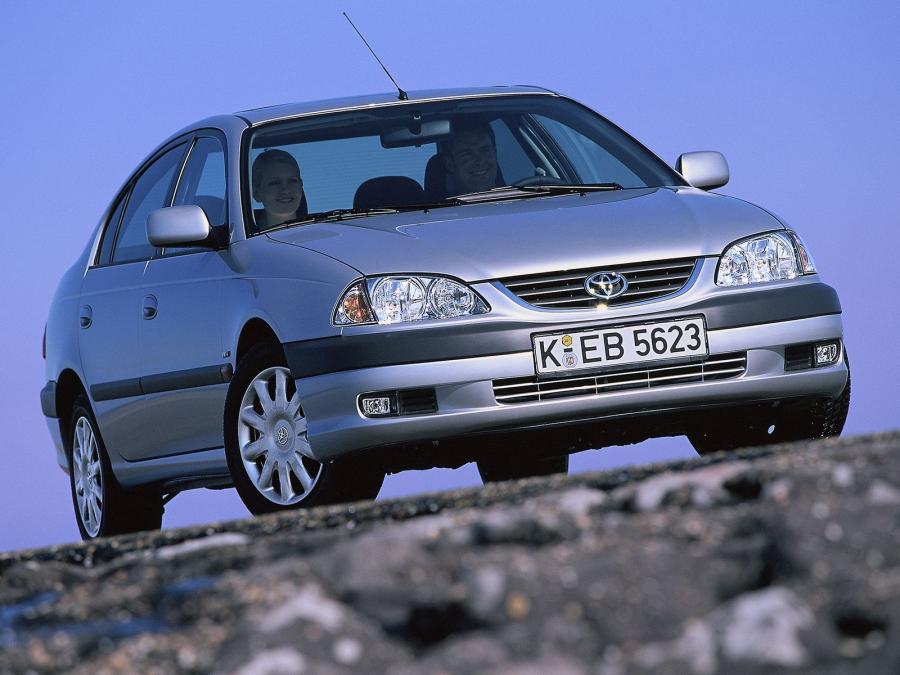  Toyota Avensis Sedan 2000 года  (фото 6 из 20)